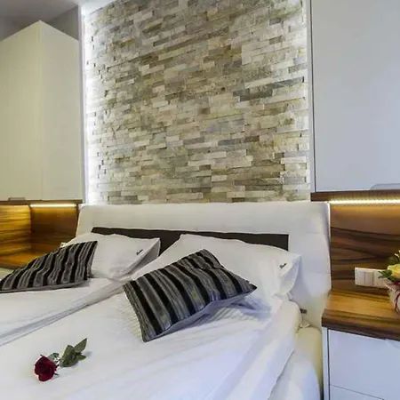 Famixdom Sienkiewicza Centrum *